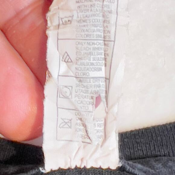 Star Wars The Force Awakens T-Shirt Woman's XL Black with Front Graphic - Picture 9 of 10